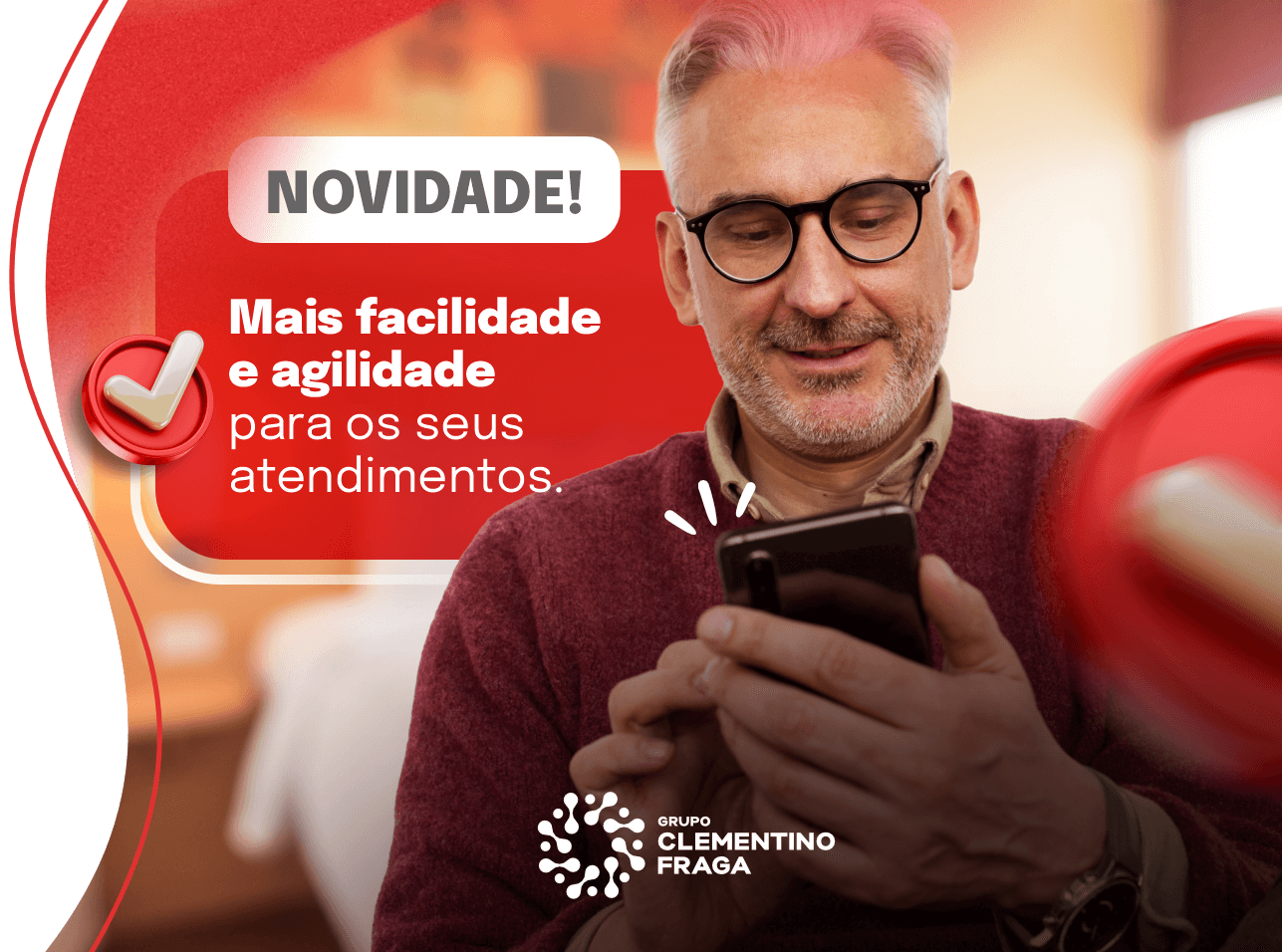 homem com celular na mão